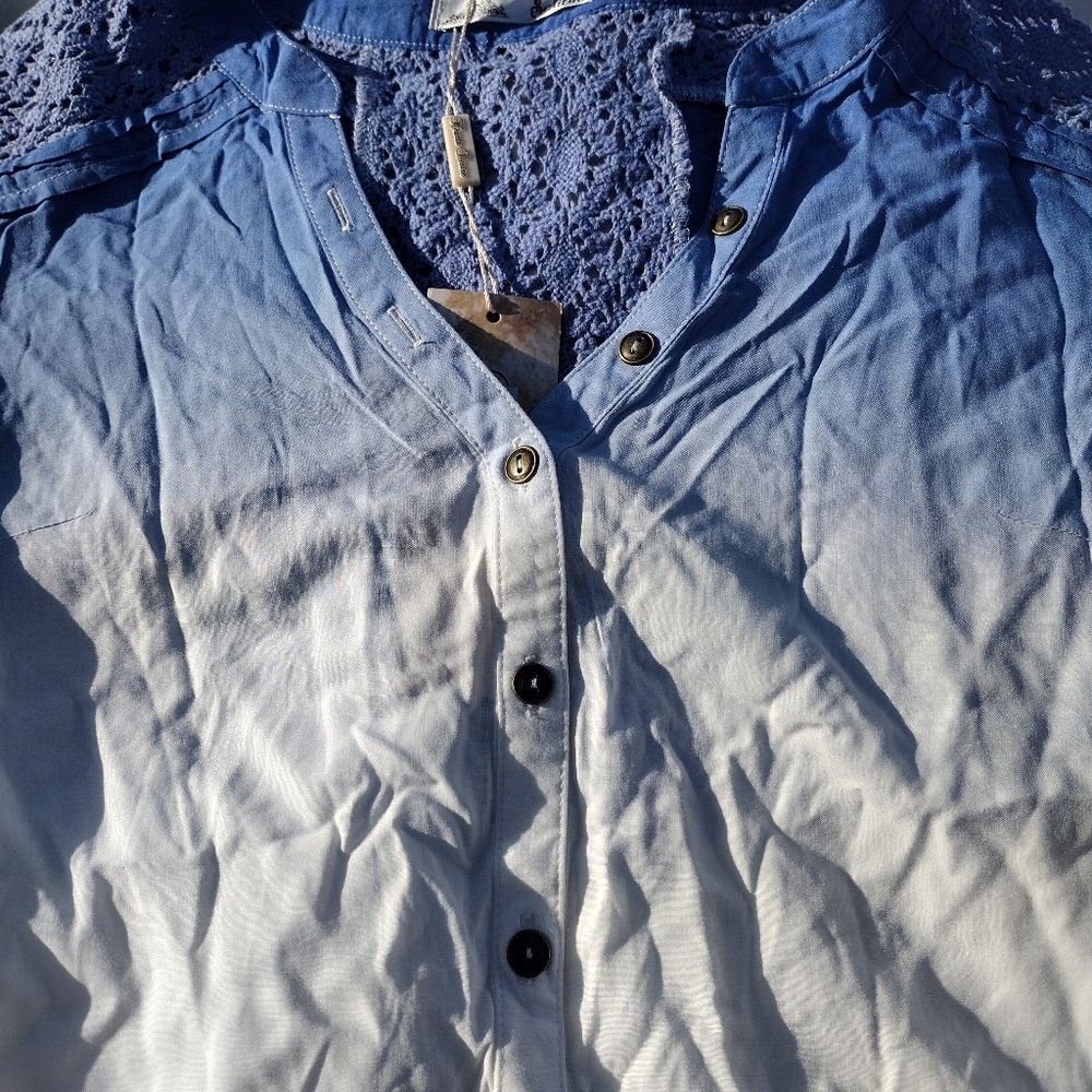 Women's Solitaire Embroider Blouse top size Medium